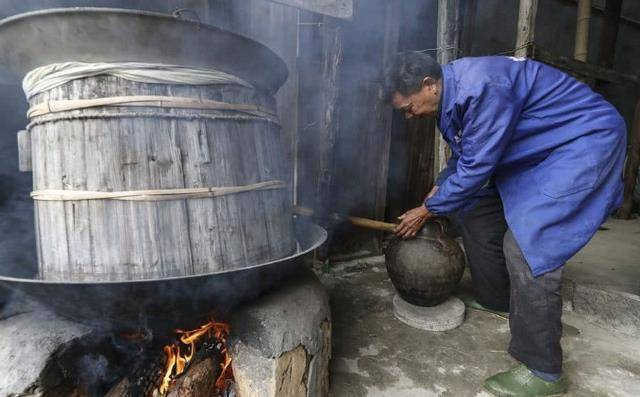 原创
 一斤粮食能产出多少酒？农村集市卖12元一斤的，是“粮食酒”吗？